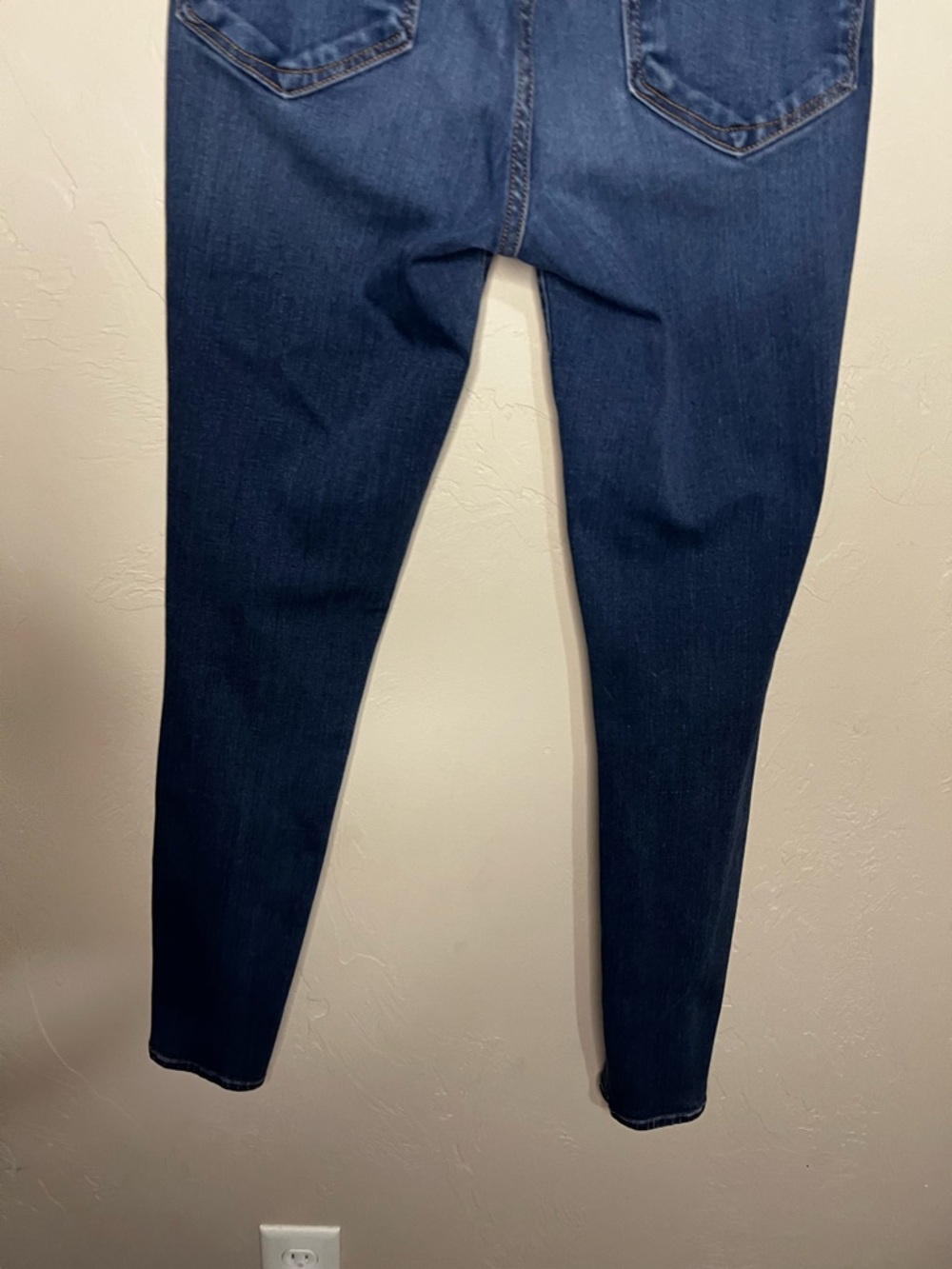 Good American Good Waist Skinny Denim Jeans - Picture 9 of 10